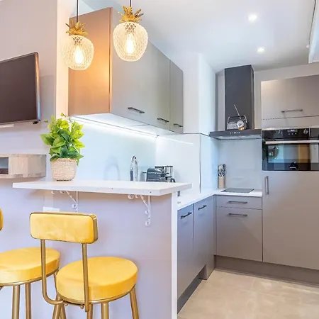 Le 182, à Pied, Balcon&climatisation Apartamento Menton