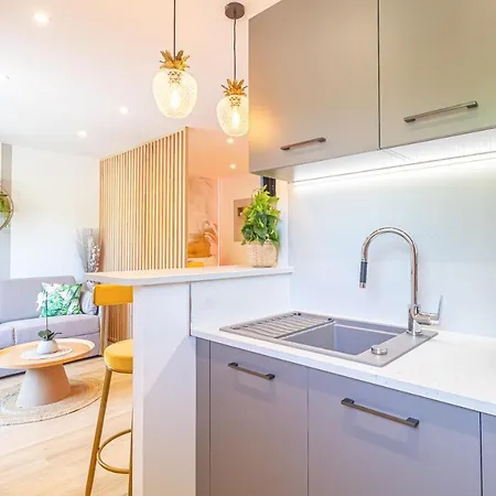 Le 182, à Pied, Balcon&climatisation Apartamento Menton