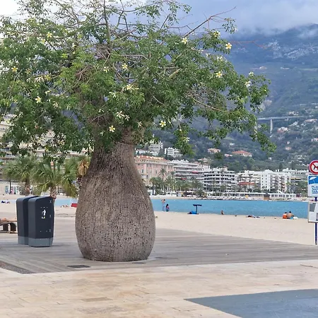 Le 182, à Pied, Balcon&climatisation Apartamento *